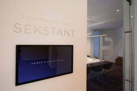 Digital signage